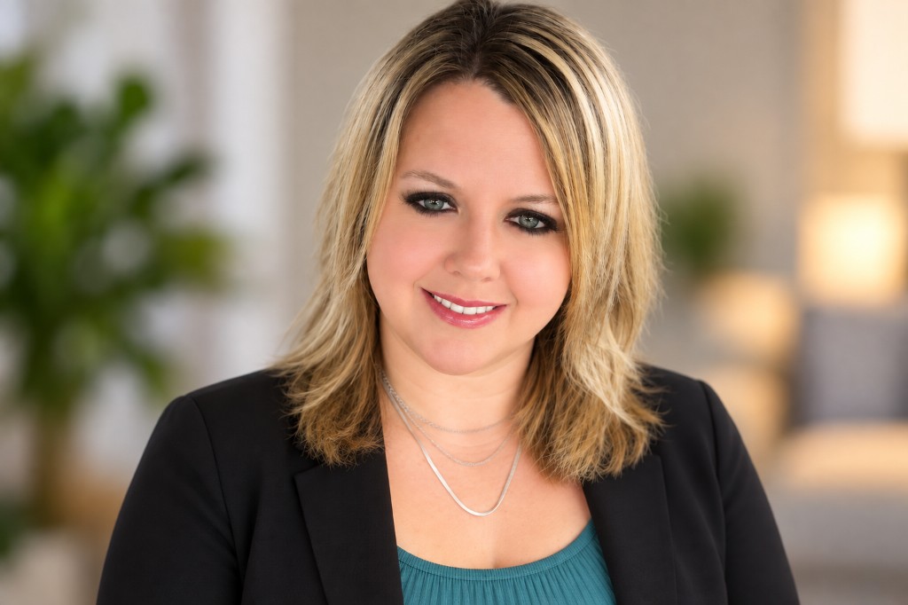 professional headshot of Kim Gibbs